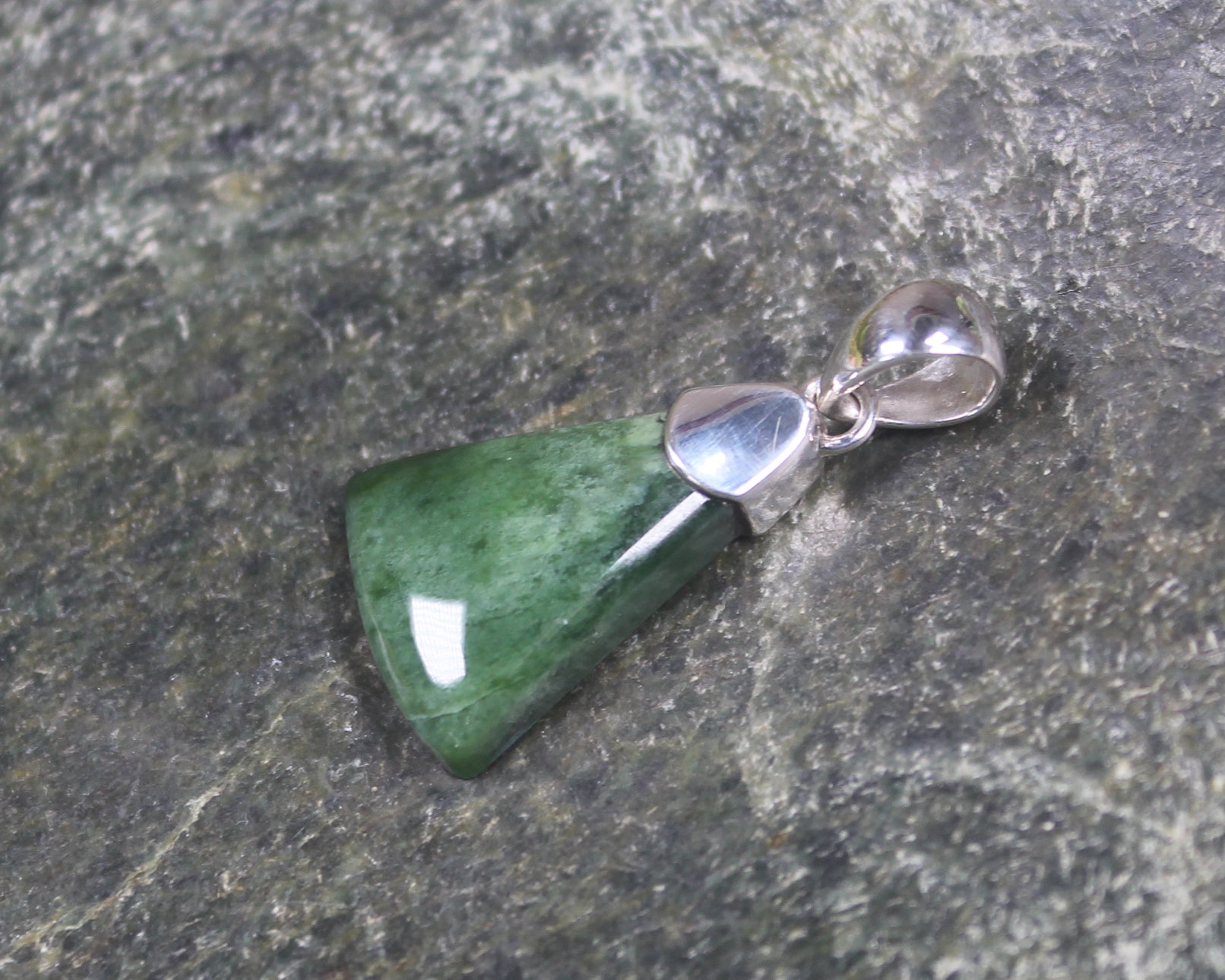 Kawakawa Pounamu pendant set in Sterling Silver - NZ Greenstone