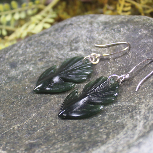 Fantail earrings pounamu - NZ Greenstone