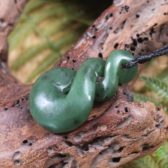 Twist or Pikorua carved from Hapopo Pounamu - NZ Greenstone