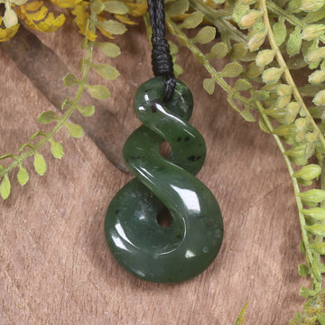 Twist carved from Kawakawa Pounamu - NZ Greenstone
