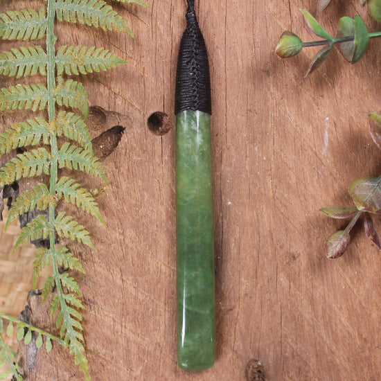 Hapopo Pounamu Toki - NZ Greenstone
