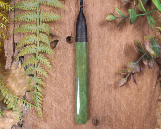 Hapopo Pounamu Toki - NZ Greenstone
