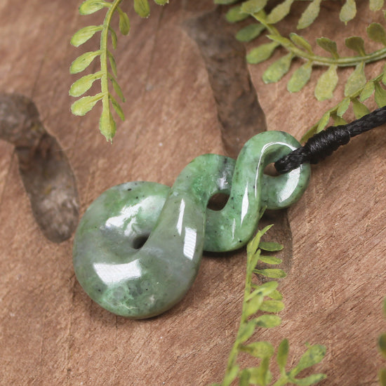 Twist or Pikorua carved from Hapopo Pounamu - NZ Greenstone