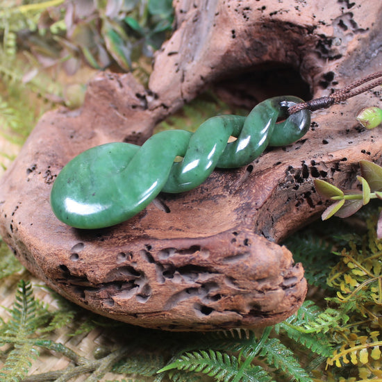 Twist or Pikorua carved from Hapopo Pounamu - NZ Greenstone