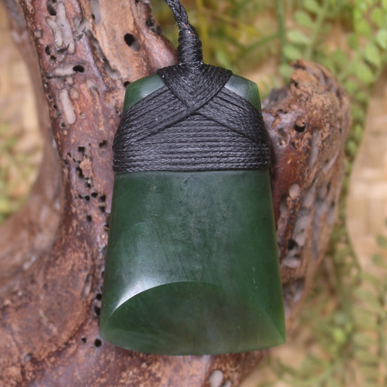 Kawakawa Pounamu Toki
