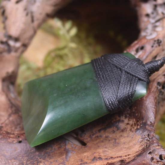 Kawakawa Pounamu Toki