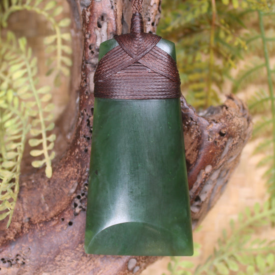 Kawakawa Pounamu Toki