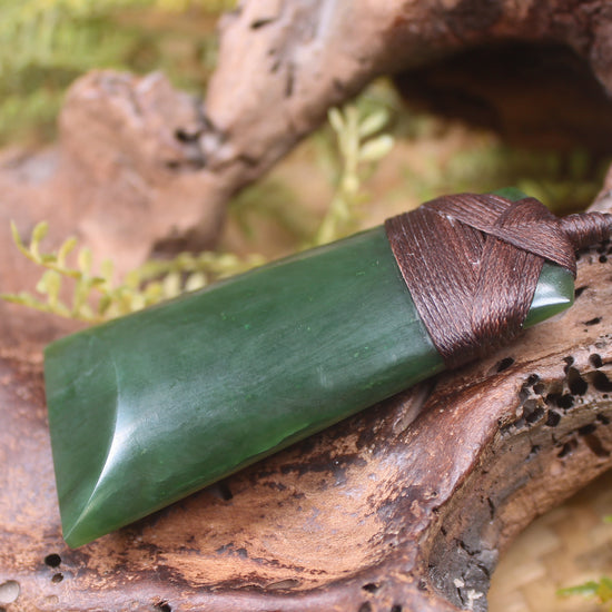Kawakawa Pounamu Toki