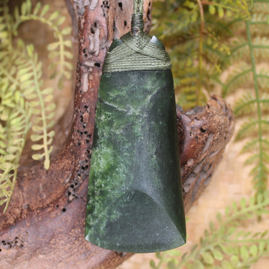 Kawakawa Pounamu Toki