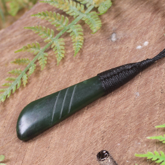 Kawakawa Pounamu Roimata Pendant - NZ Greenstone