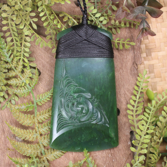 Hapopo Pounamu Toki - NZ Greenstone