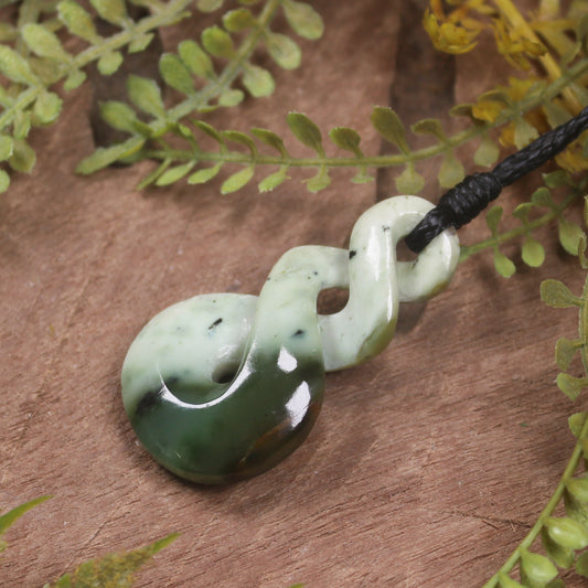 Twist or Pikorua carved from Hapopo Pounamu - NZ Greenstone