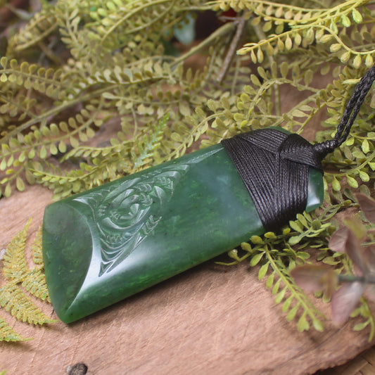 Hapopo Pounamu Toki - NZ Greenstone