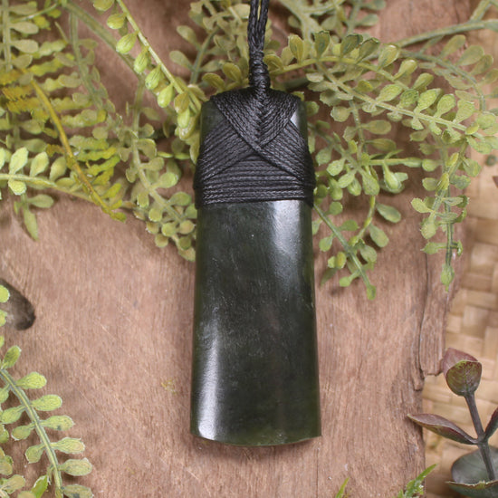 Rimu Pounamu Toki - NZ Greenstone