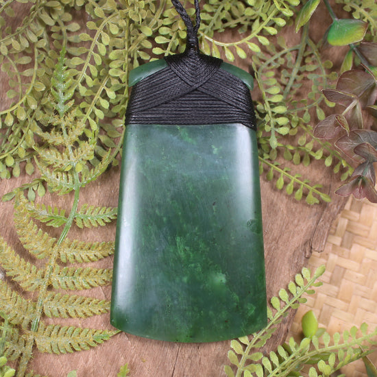 Hapopo Pounamu Toki - NZ Greenstone