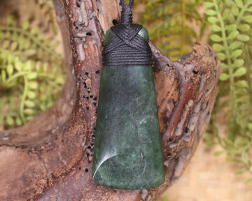 Kawakawa Pounamu Toki