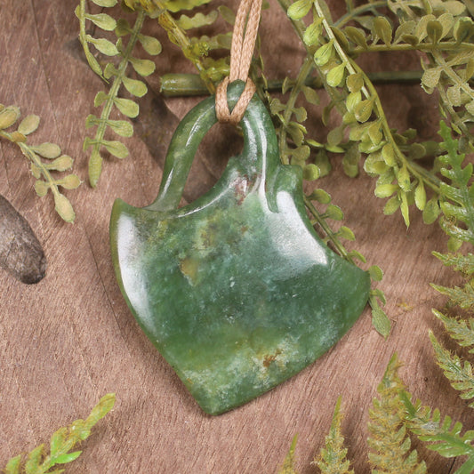 Raukaraka Pounamu Whai Pendant - NZ Greenstone