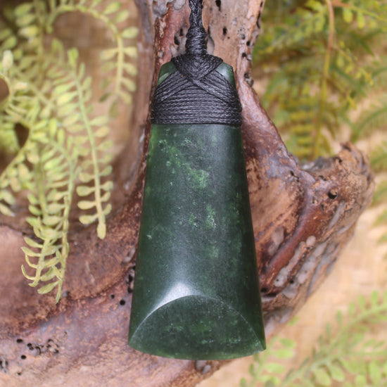 Kawakawa Pounamu Toki