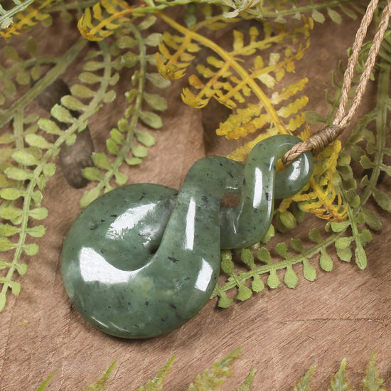 Twist or Pikorua carved from Hapopo Pounamu - NZ Greenstone