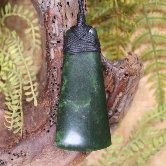 Kawakawa Pounamu Toki