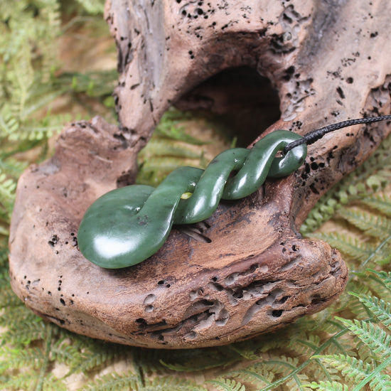 Twist or Pikorua carved from Hapopo Pounamu - NZ Greenstone
