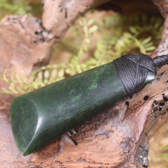 Kawakawa Pounamu Toki