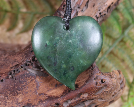 Heart carved from Kawakawa Pounamu - NZ Greenstone