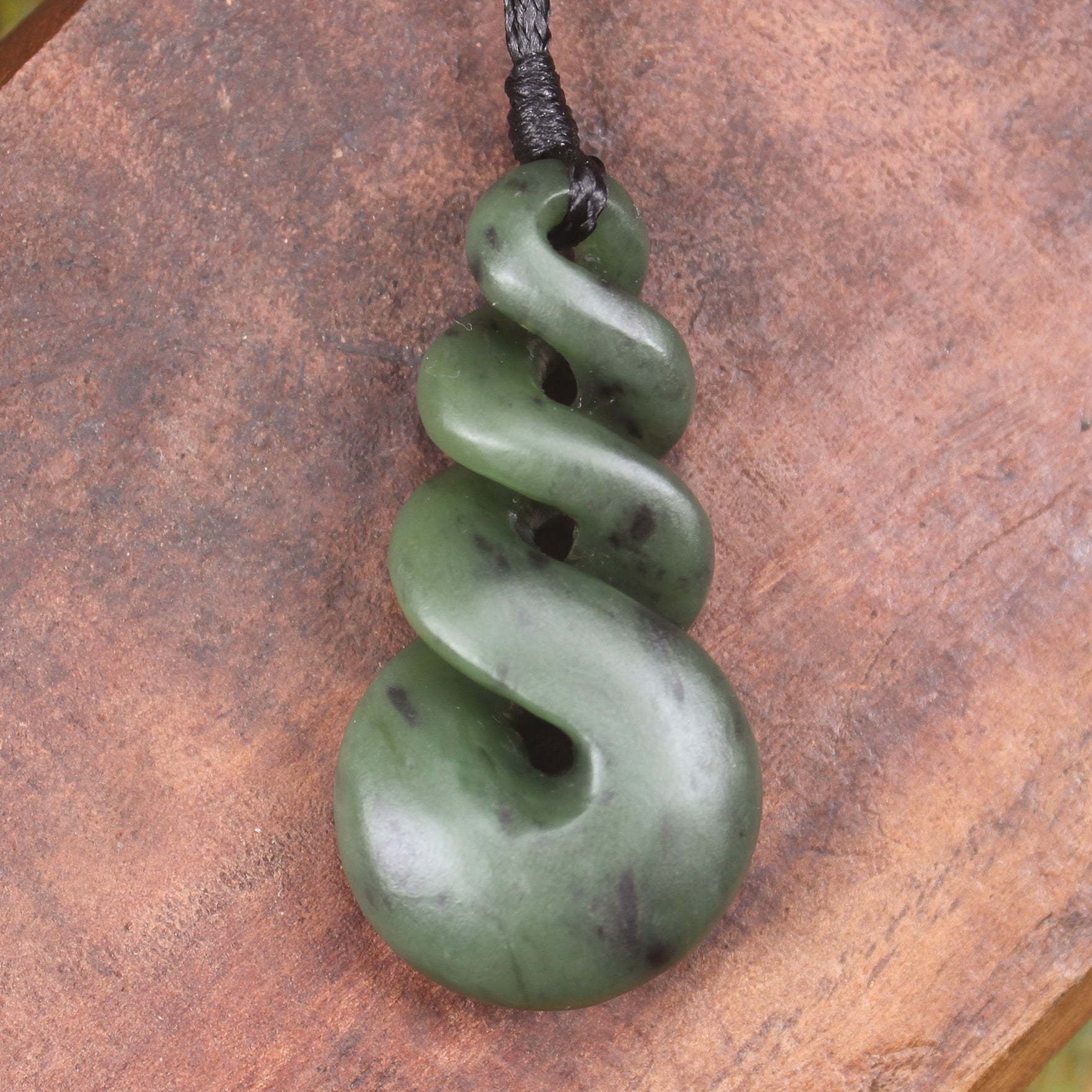Twist or Pikorua carved from Hapopo Pounamu - NZ Greenstone