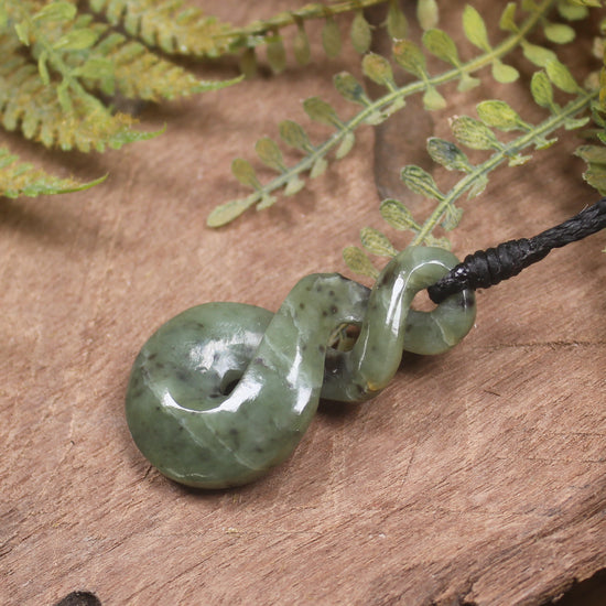 Twist or Pikorua carved from Hapopo Pounamu - NZ Greenstone