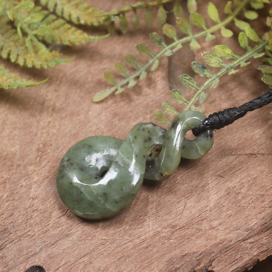 Twist or Pikorua carved from Hapopo Pounamu - NZ Greenstone