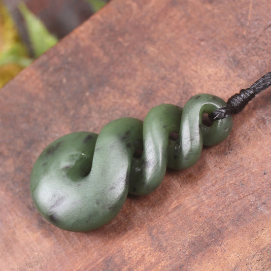 Twist or Pikorua carved from Hapopo Pounamu - NZ Greenstone