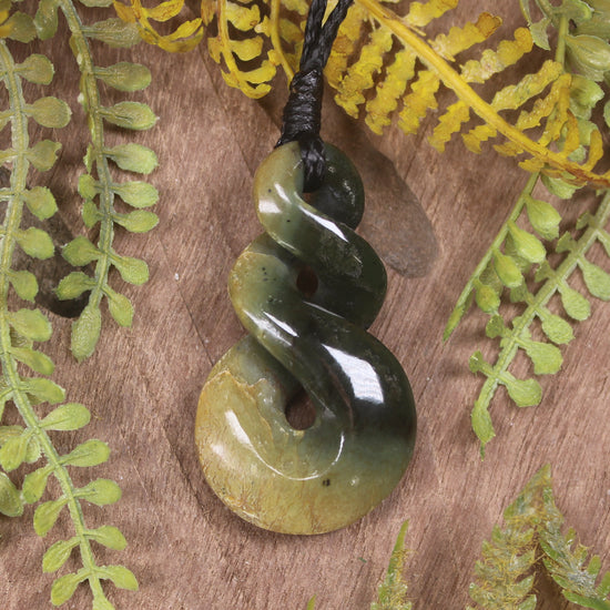 Twist or Pikorua carved from Flower Jade Pounamu - NZ Greenstone
