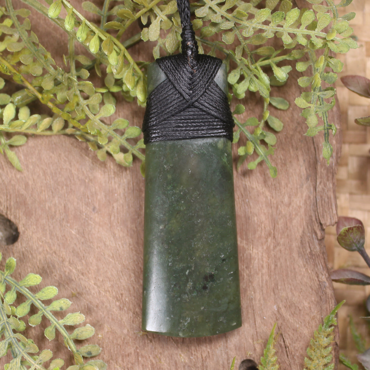 Rimu Pounamu Toki - NZ Greenstone