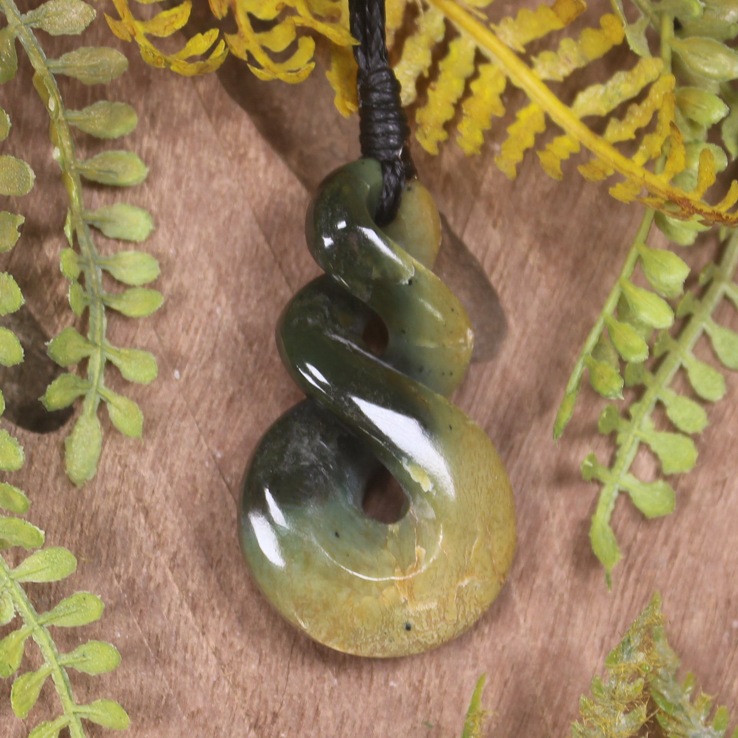 Twist or Pikorua carved from Flower Jade Pounamu - NZ Greenstone