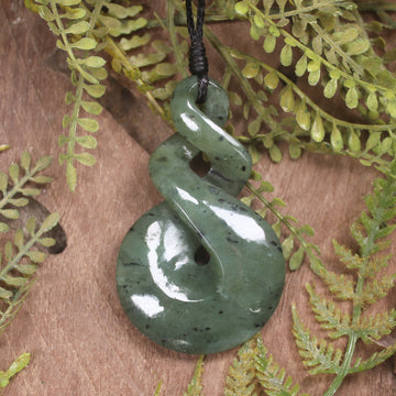 Twist or Pikorua carved from Hapopo Pounamu - NZ Greenstone
