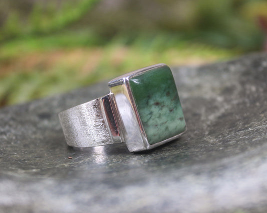 Sterling Silver Rimu Pounamu Ring - NZ Greenstone