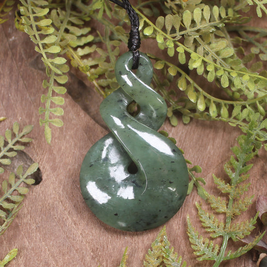 Twist or Pikorua carved from Hapopo Pounamu - NZ Greenstone