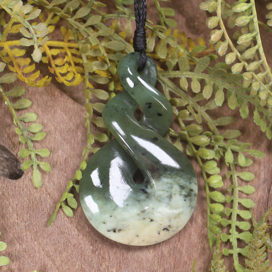 Twist or Pikorua carved from Hapopo Pounamu - NZ Greenstone