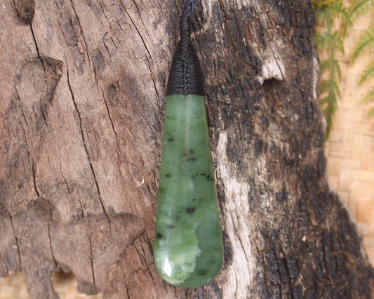 Roimata Teardrop carved from Hapopo Pounamu - NZ Greenstone