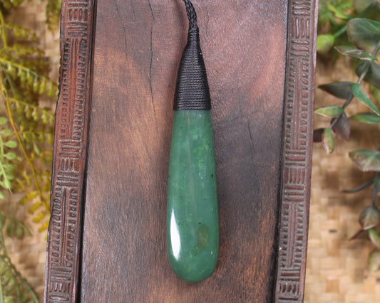 Roimata Teardrop carved from Hapopo Pounamu - NZ Greenstone