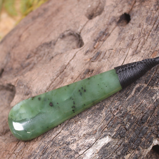 Roimata Teardrop carved from Hapopo Pounamu - NZ Greenstone