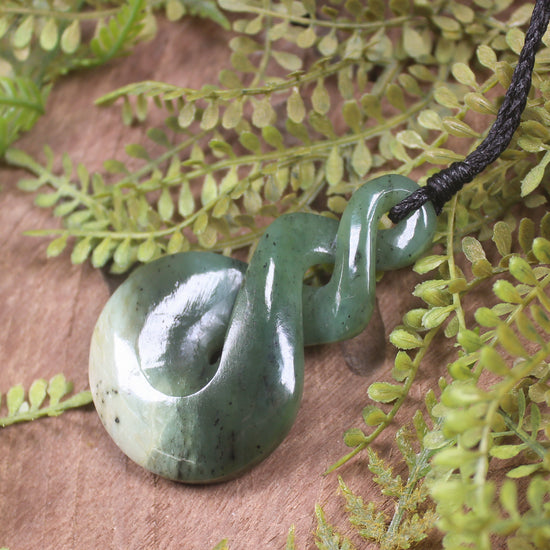 Twist or Pikorua carved from Hapopo Pounamu - NZ Greenstone