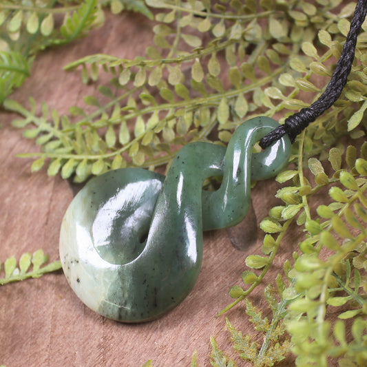 Twist or Pikorua carved from Hapopo Pounamu - NZ Greenstone
