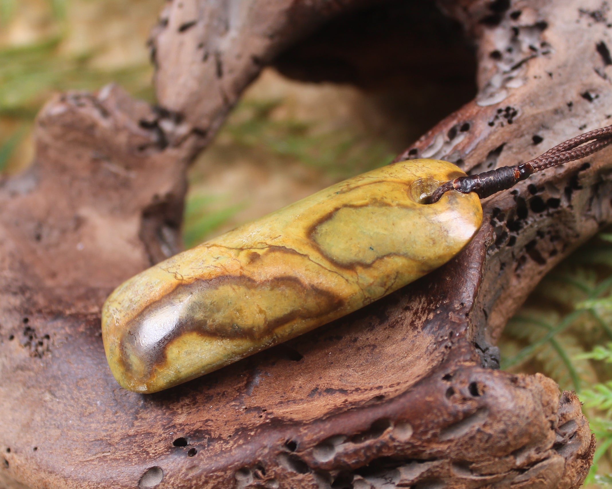 Toki or Adze Pendant carved from Flower Jade Pounamu - NZ Greenstone