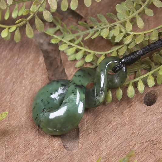 Twist or Pikorua carved from Hapopo Pounamu - NZ Greenstone