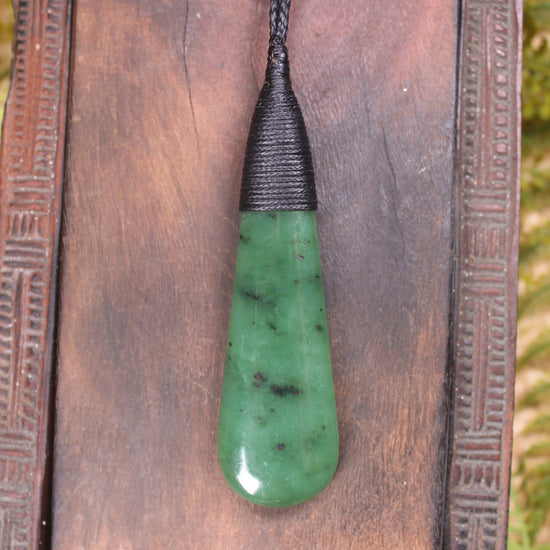Roimata Teardrop carved from Hapopo Pounamu - NZ Greenstone