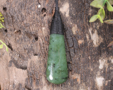 Roimata Teardrop carved from Hapopo Pounamu - NZ Greenstone