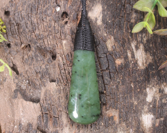 Roimata Teardrop carved from Hapopo Pounamu - NZ Greenstone