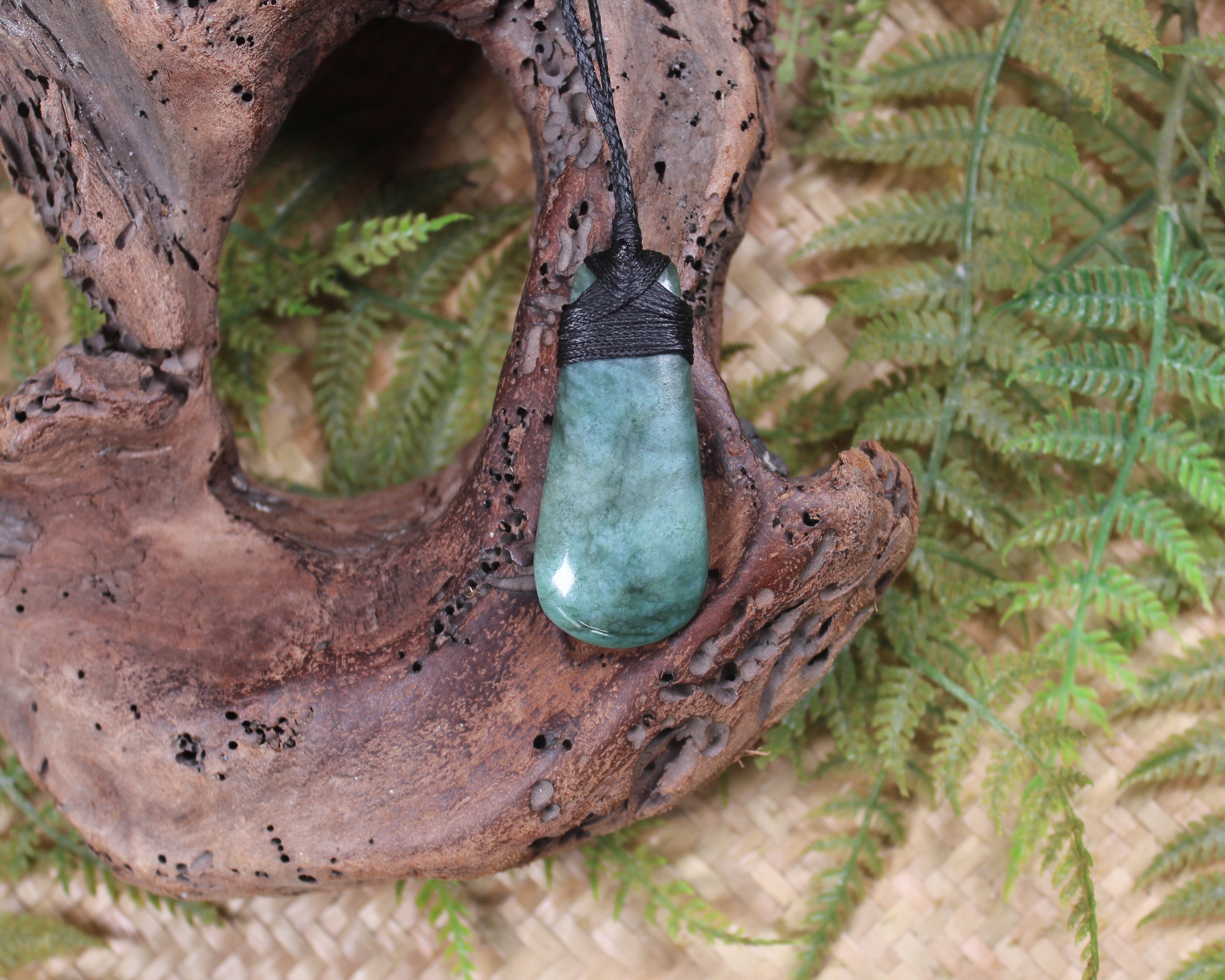 Roimata Teardrop carved from Inanga Pounamu - NZ Greenstone
