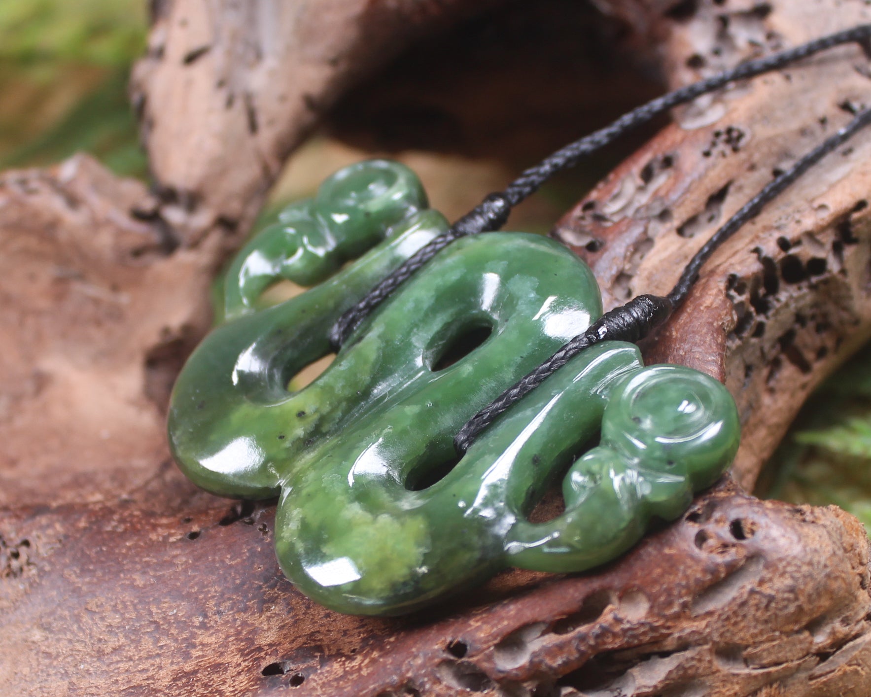 Pekapeka Pendant carved from Hapopo Pounamu - NZ Greenstone